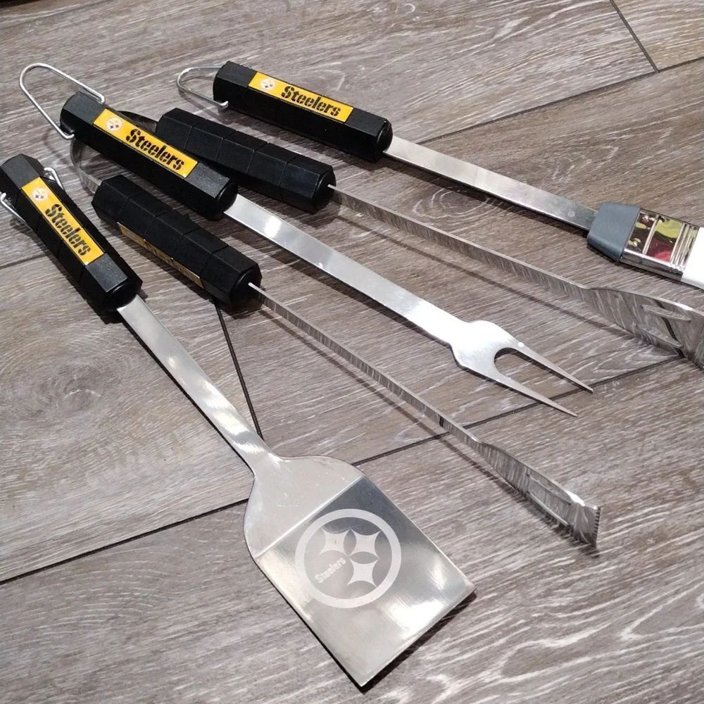 Pittsburgh Steelers 4 piece stainless steel grill ensemble. NWOT